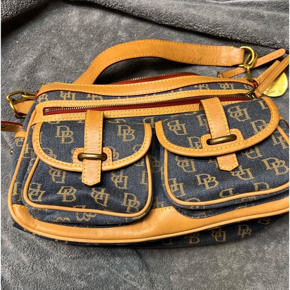 Dooney & Bourke Handbags - Women’s dooney and Bourke bag